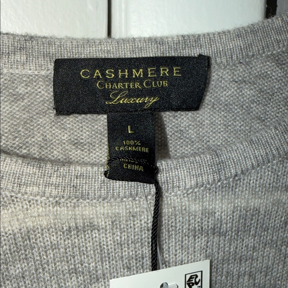 NWT. Charter Club Light Gray Crewneck Cashmere Sweater - Picture 3 of 5
